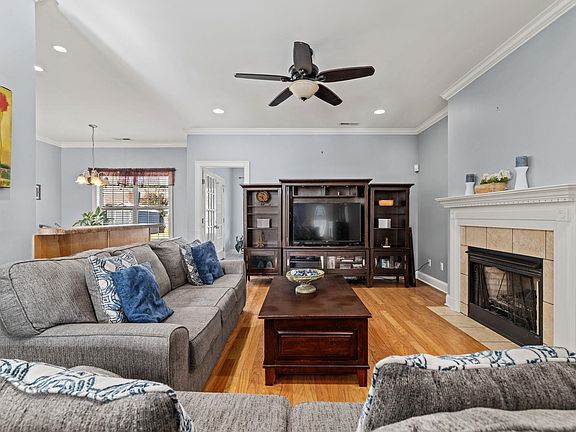 4th image of 107 Wheaton Ct