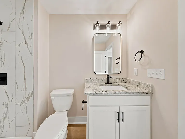 126 Luke Ct — Photo 8