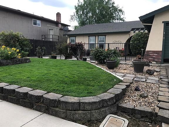 4th image of 1460 Claremont Dr