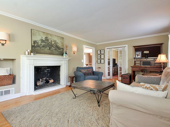 3rd image of 1220 Prairie Ave