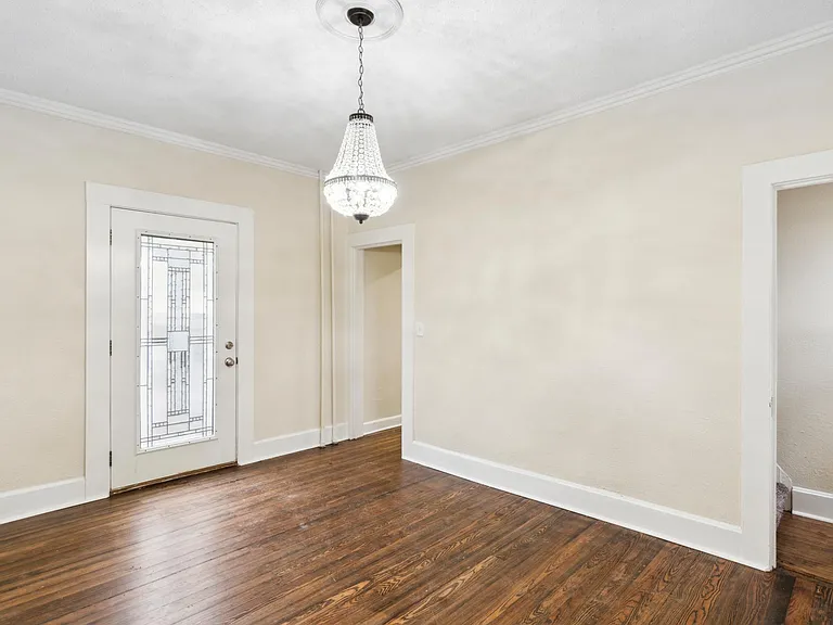 1023 N Weber St — Photo 21