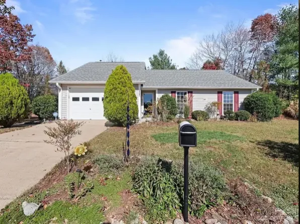 1218 Pebble Ln, Fletcher, NC 28732