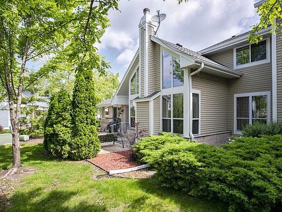 2nd image of 14291 Waterford Square Dr