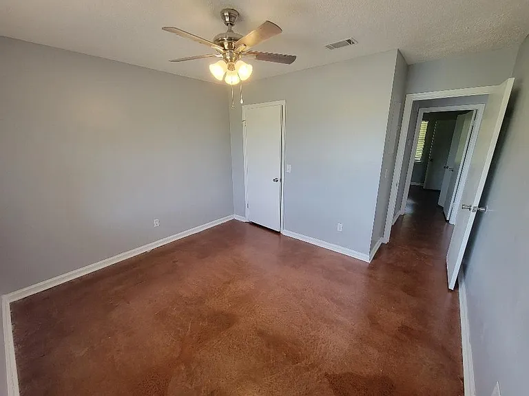 105 Maple Dr #B — Photo 19