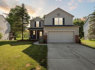 7622 Ring Neck Dr, Waterford, MI 48327