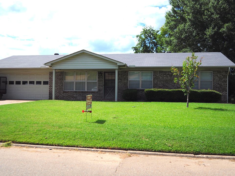 1st image of 119 E Greenfield Dr