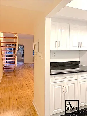 Rented by A Space Realty NY LLC | media 25