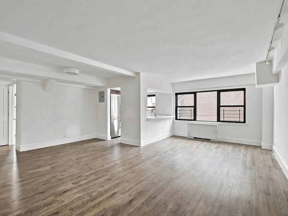 225 E 63rd St #12G
