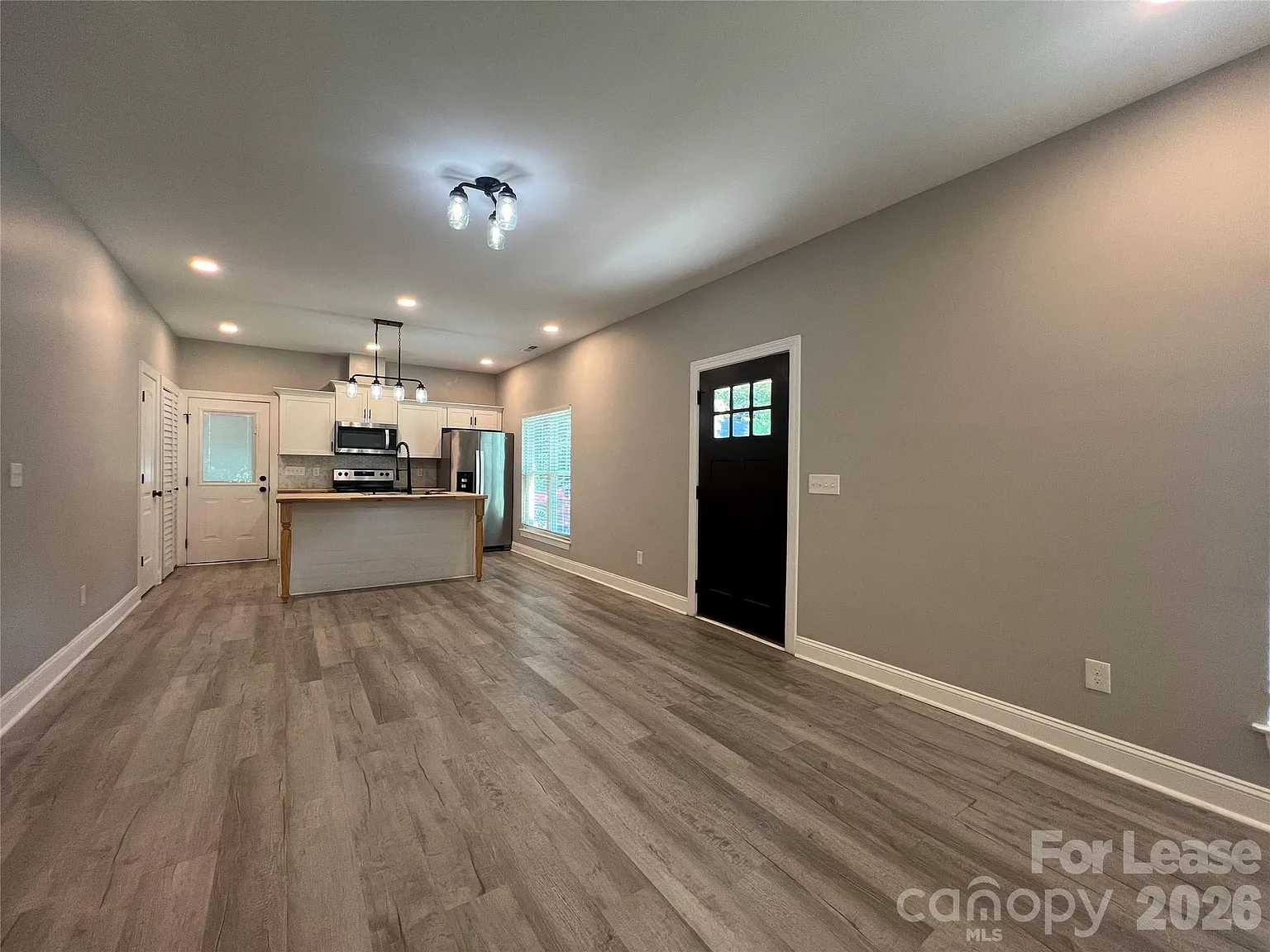 3 bed, 2.0 bath, $1,599 — Photo 3