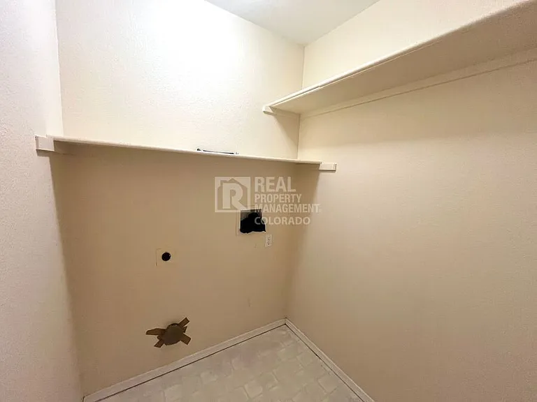 1067 Clogger Ln — Photo 10