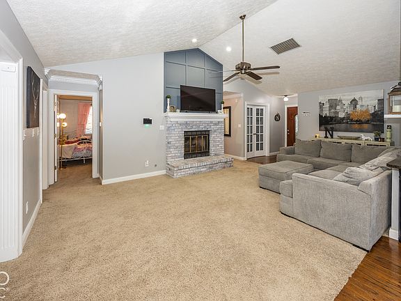 5th image of 1066 Acadia Ct