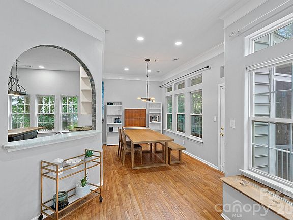 5th image of 207 Kilborne Rd