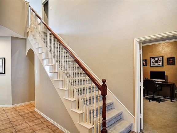 3rd image of 3901 Releigh Ct