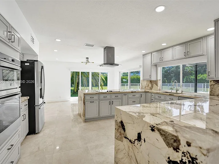 4024 Frances Dr — Photo 16
