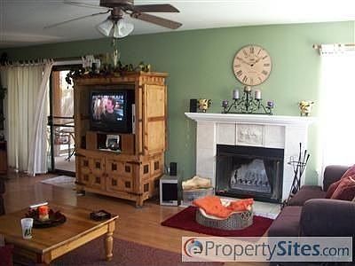 4th image of 307 Hemphill Way
