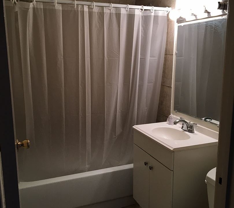1st image of 1100 Parkwood Dr APT 201