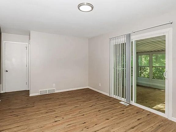 2nd image of 5462 Autumn Pl