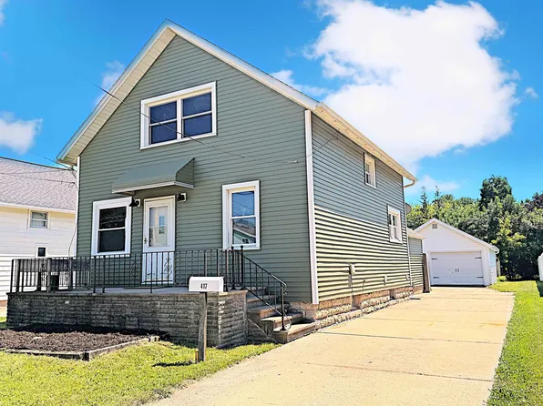417 W 17th Ave, Oshkosh, WI 54902