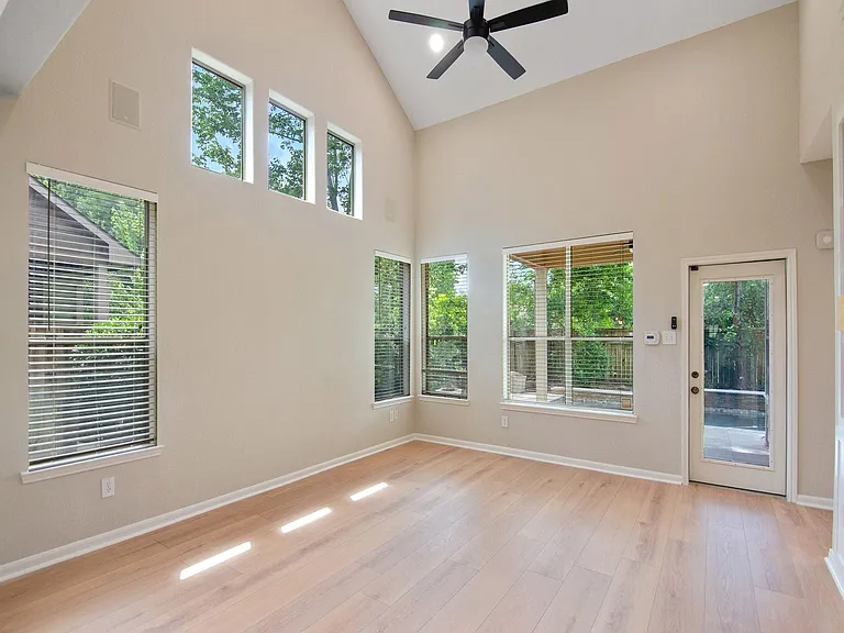 54 Douvaine Ct — Photo 18