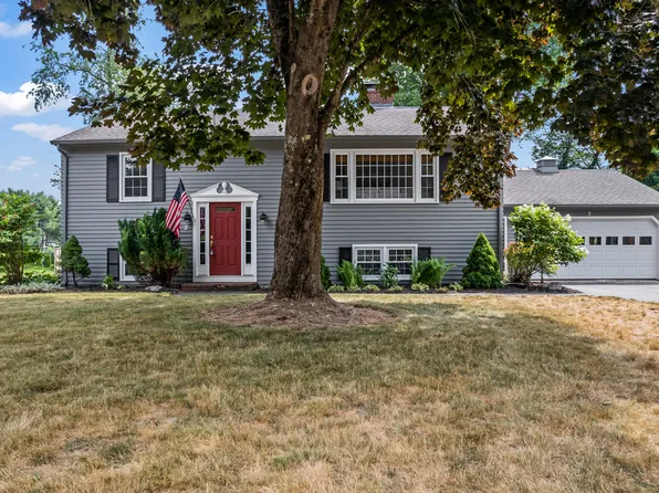 2 Forest Lane, Kennebunk, ME 04043