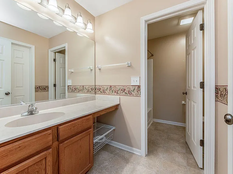 3210 Hoffman St — Photo 20