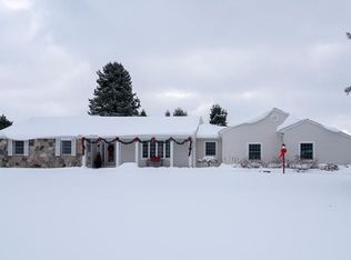 14014 Red Barn Cir, Chelsea, MI 48118