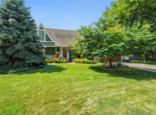 1129 SE 11th St, Lees Summit, MO 64081