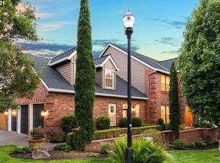 8322 NW Hazeltine St, Portland, OR 97229