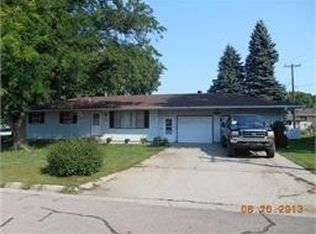 912 W 11th St, Yankton, SD 57078