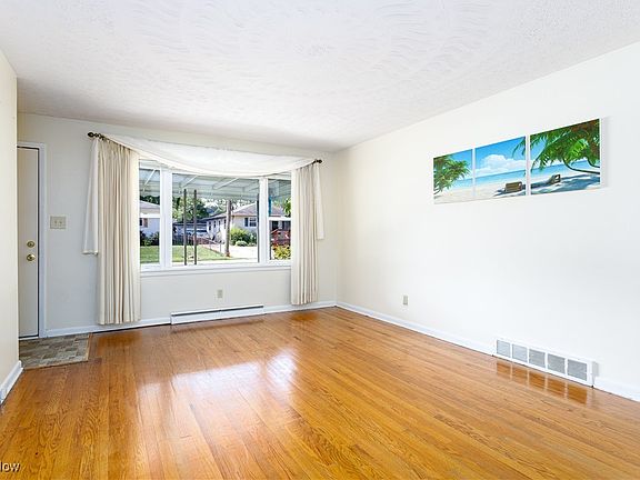 4th image of 1171 Noble St