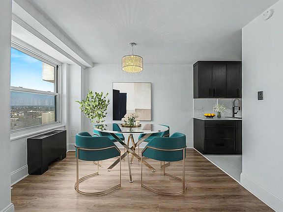 4th image of 101 S Plaza Pl APT 907