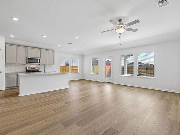 3rd image of 133 Leland Ave