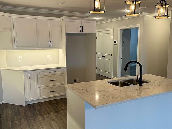 4th image of 1600 1st St E #402