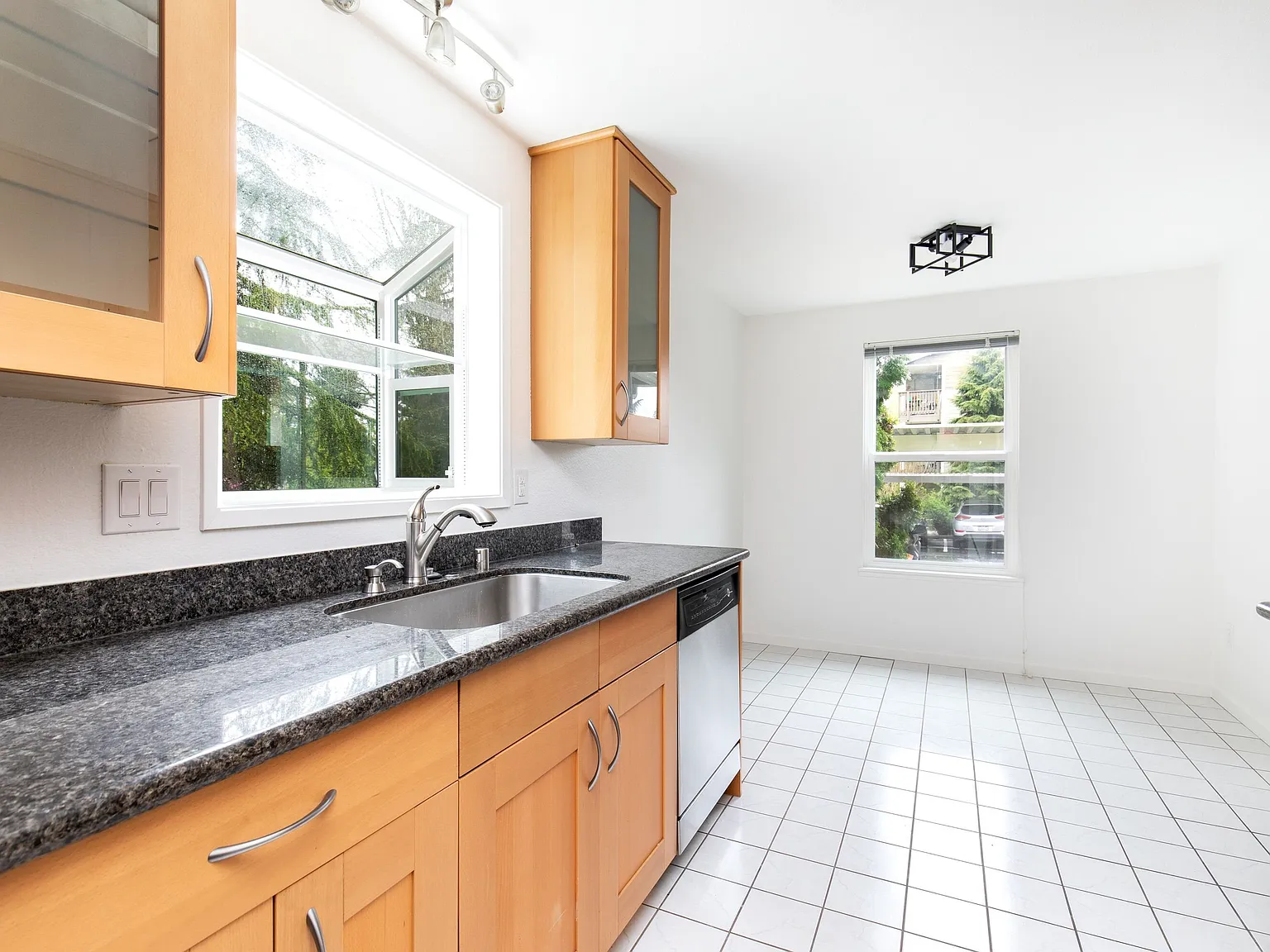 2 bed, 2.5 bath, 1340 sqft, $3,400 — Photo 4