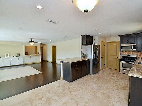 4th image of 3214 Cypress Point Dr