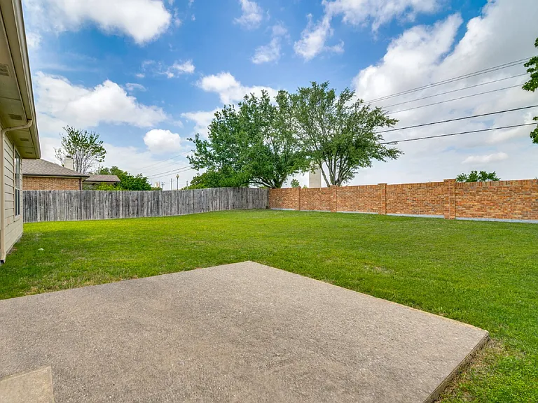 3646 Hawthorne Trl — Photo 24