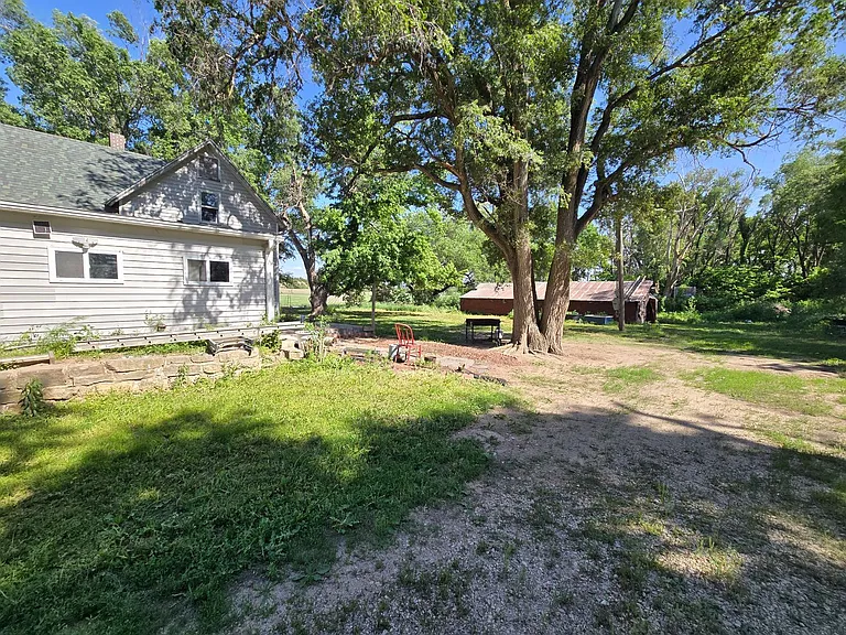 1405 Redwood Rd — Photo 5