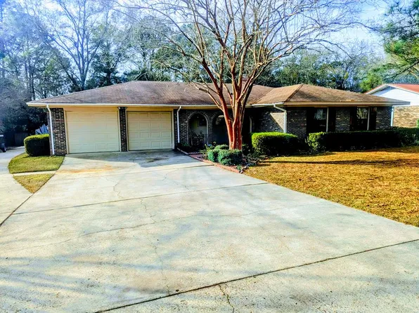 1304 Cambridge Rd, Dothan, AL 36305