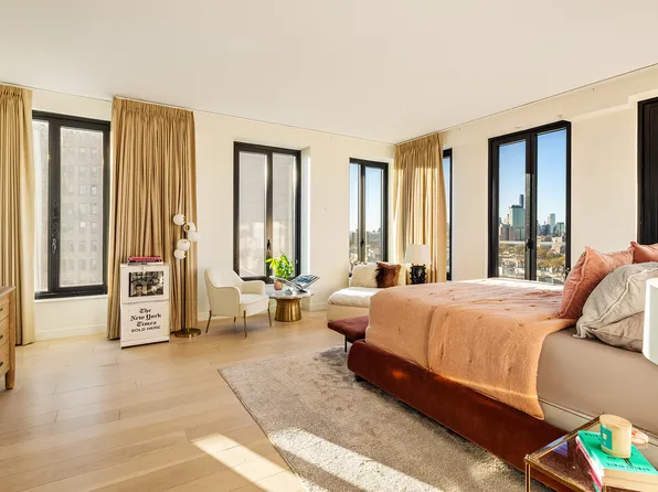 856 Washington Avenue image 10 of 30