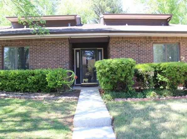 1457 Stoneleigh Cir, Stone Mountain, GA 30088