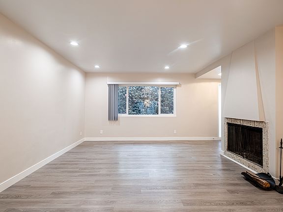 5th image of 1830 Federal Ave APT 1