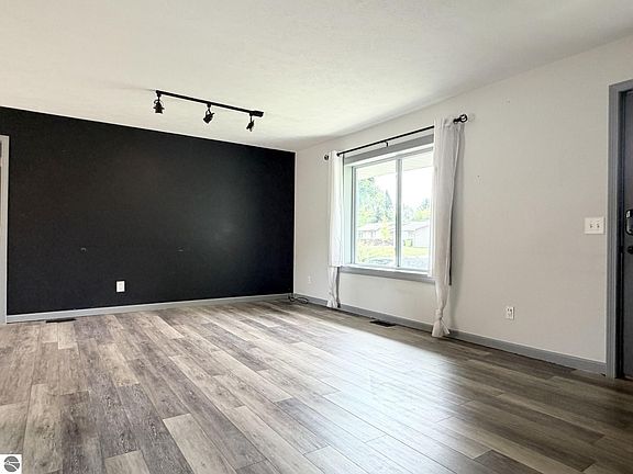 3rd image of 3122 Horseshoe Dr