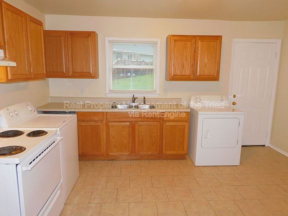 4th image of 2405 E Florida St APT B
