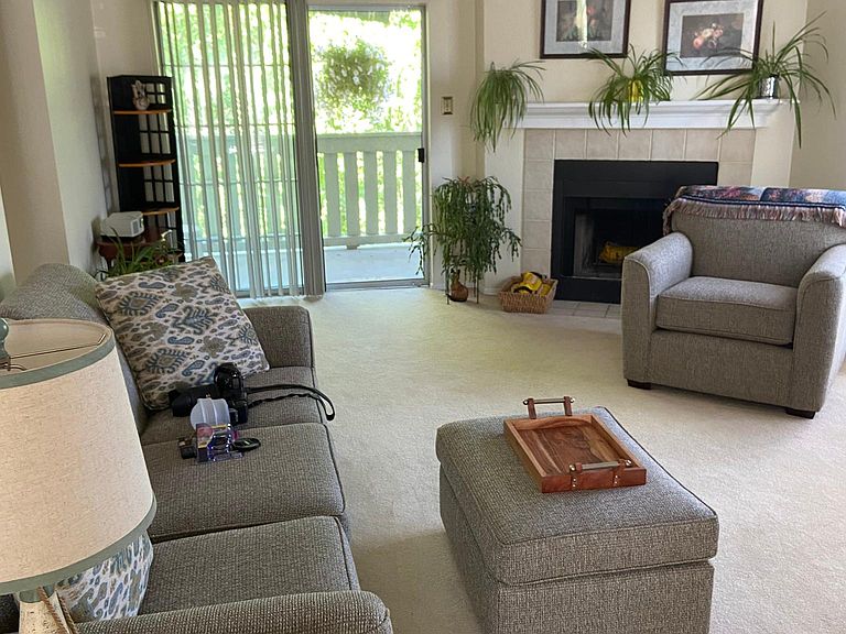 Winding Hollow Condominiums Groton, CT Zillow