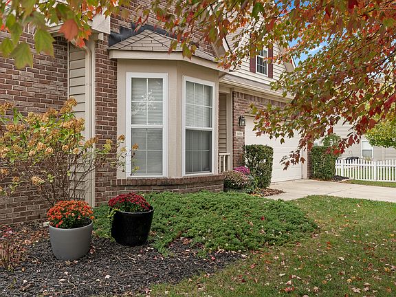 4th image of 5920 Independence Ave