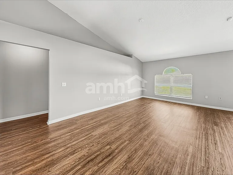 153 Timbercreek Pines Cir — Photo 8
