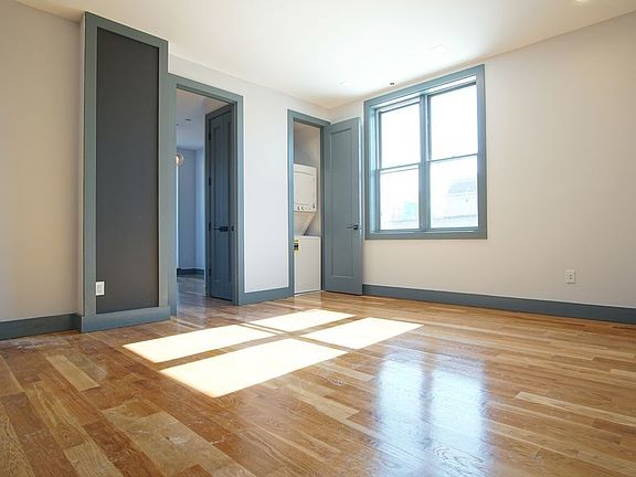 3rd image of 378 Bedford Ave #2B