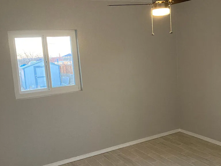 2705 Dakota St NE — Photo 14