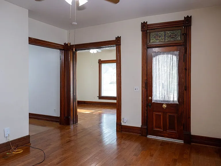 409 W Wooster St — Photo 36