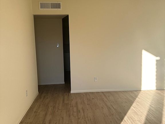 4th image of 15216 N 28TH Avenue